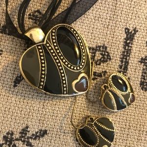 Vintage 90s necklace and earrings set